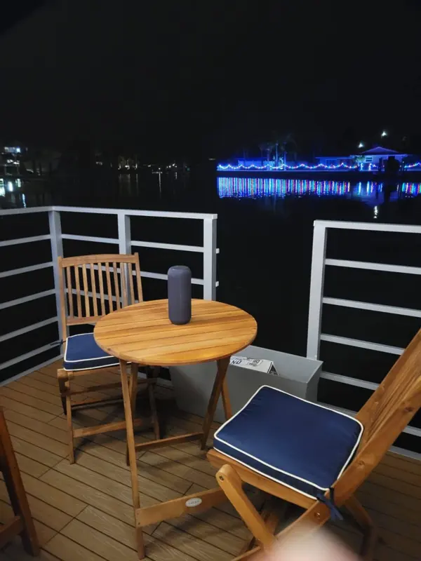Casa Azul houseboat Key West &ndash; marina lights after dark